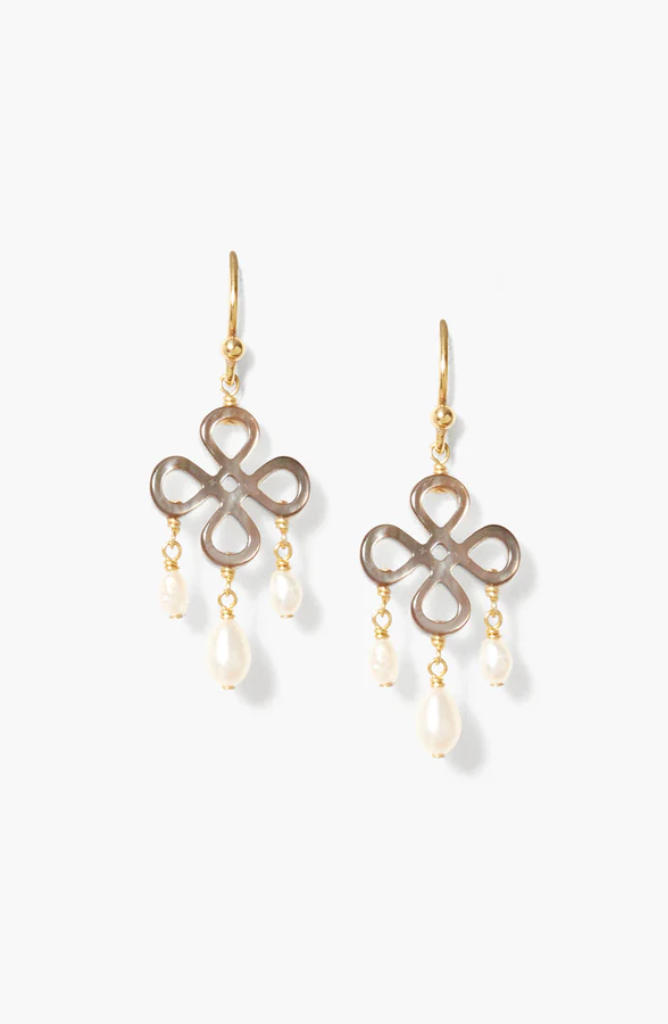 ISABELLA CLOVER PEARL CHANDELIER EARRING