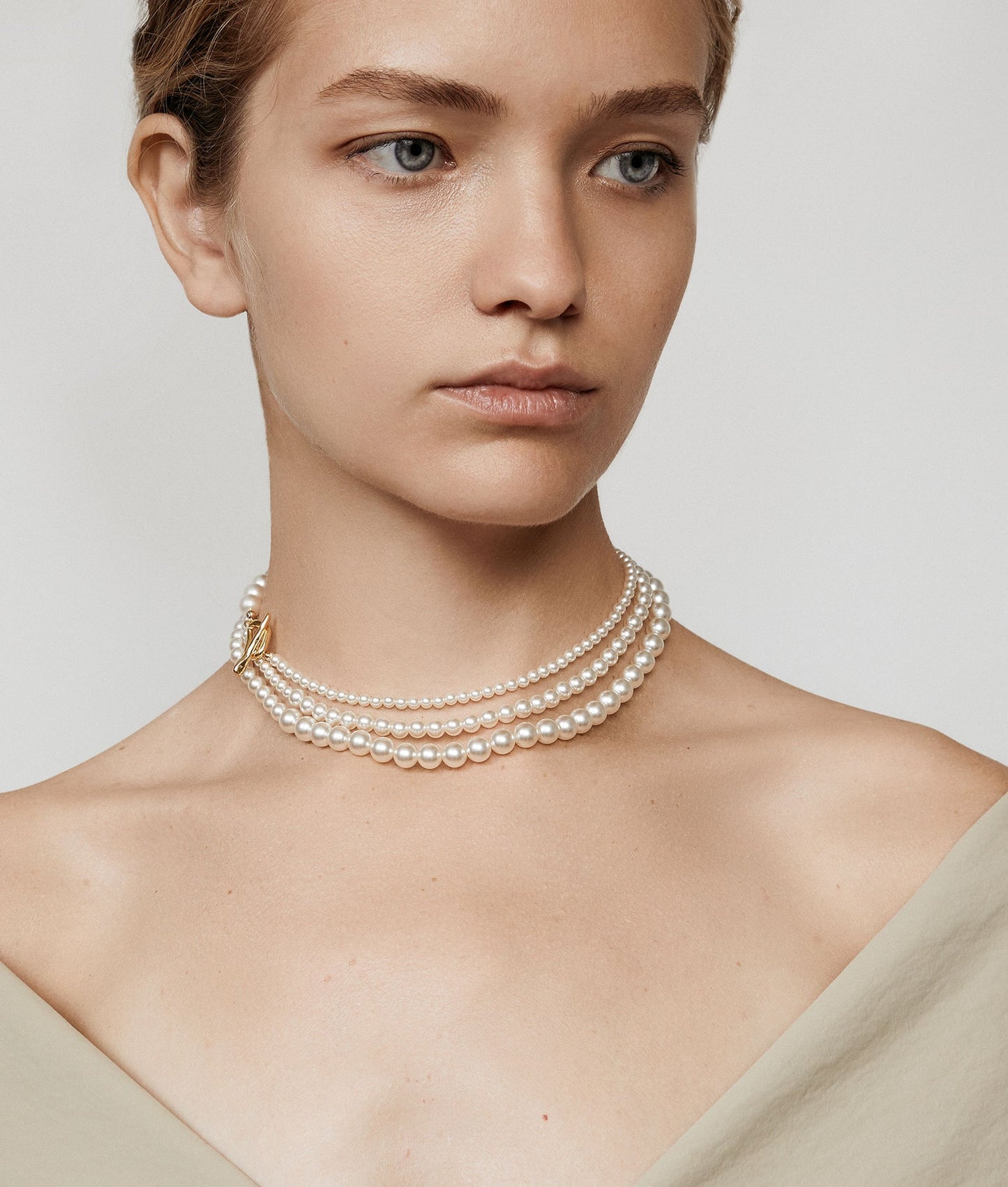 GISELLE'S PEARL NECKLACE